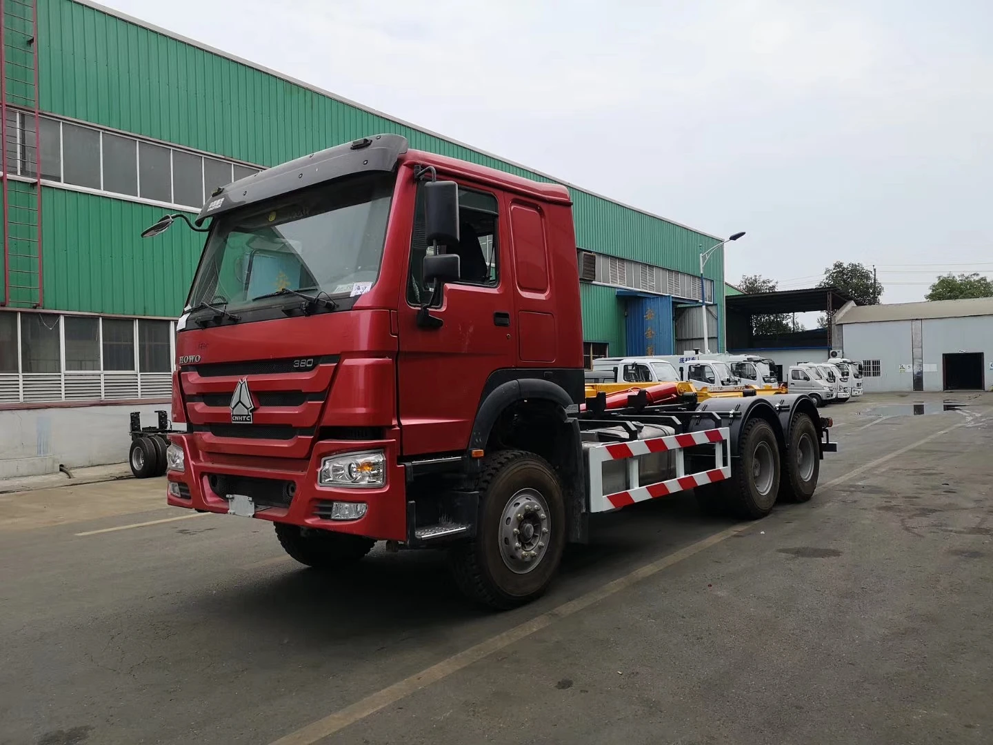 Китайский известный бренд SINOTRUK HOWO крюк подъемный мусоровоз с Заводской ценой продажа в Африке