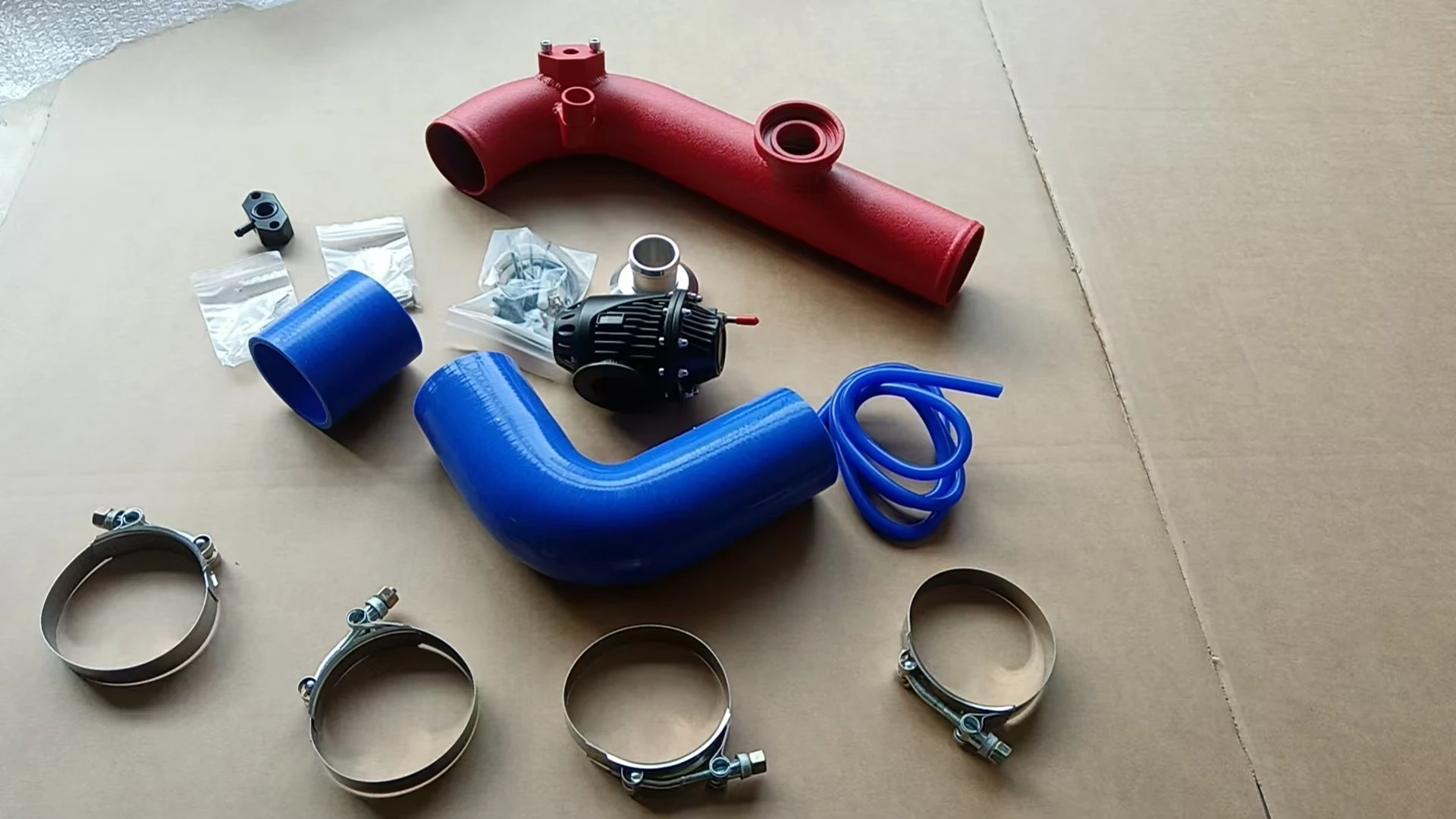 ターボチャージパイプ　フォルクスワーゲン　アウディea211 1.21.4tsi Turbo Charge Pipe with Blow off Valve BOV Kit for VW Golf GTI MK7