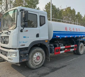 Four-wheel sprinkler truck Multi-functional dust suppression spray vehicle Mobile water mist dust suppression vehicle