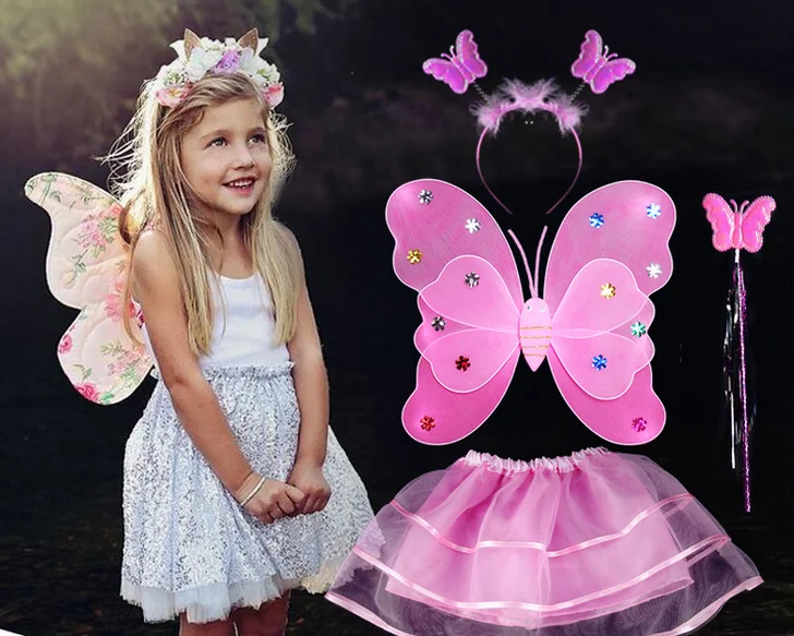 Девочка в костюме бабочки