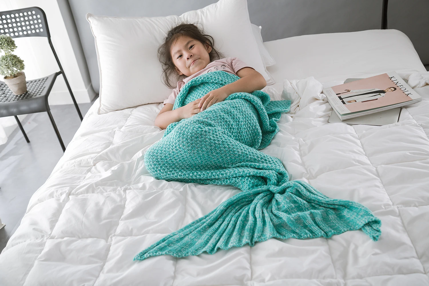 Soft INS same style suitable for spring and autumn children's mermaid tail knitted blanket factory