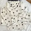 H3508 Conjunto de tres piezas con cuello en V y letras blancas "Love"