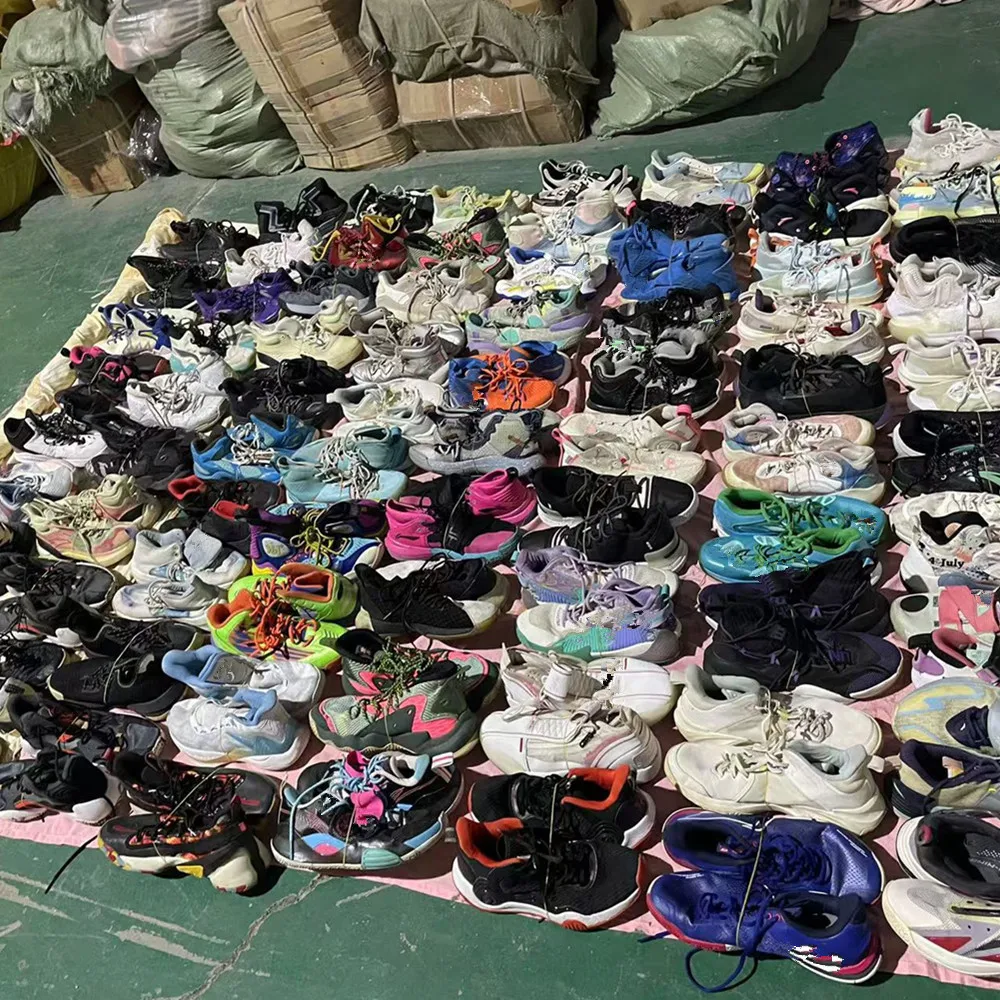 Shop Our Hot Sale of Used Chinese Brand Basketball Shoes display picture 1