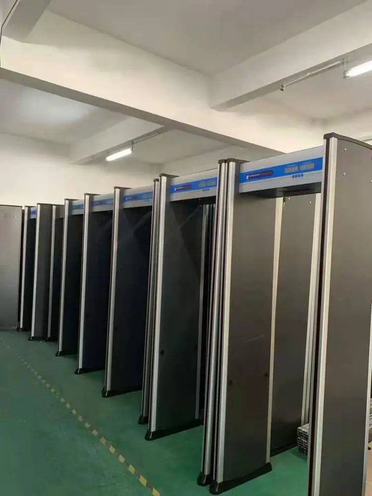 空港用アーチ型金属探知機ゲート 200x70x56cm 調整可能な感度