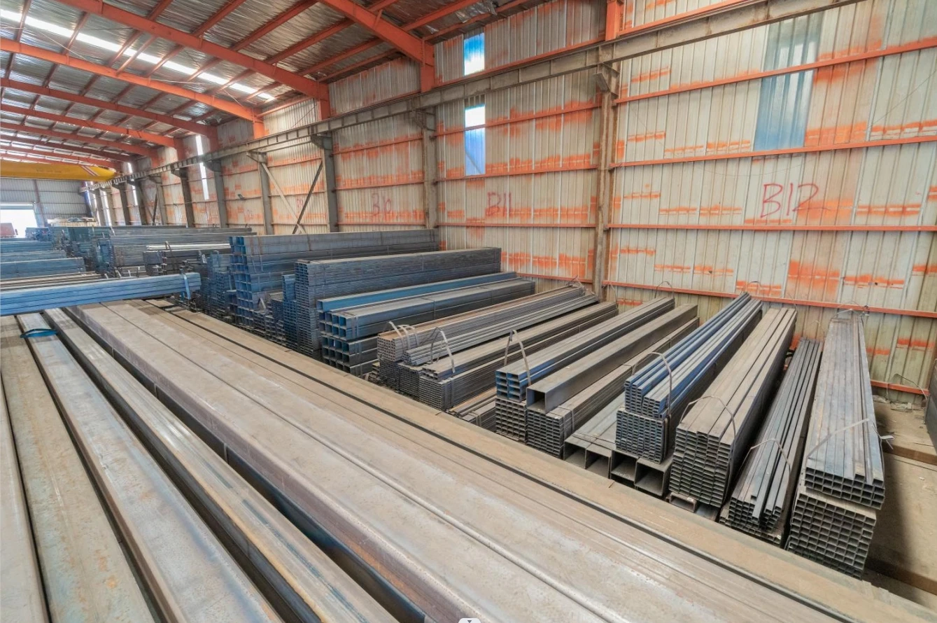 Factory direct sales of high-quality carbon steel square and rectangular tubes 40x80 and hot-rolled iron square and rectangular tubes 3 Hfdd7de2879c04381ae438cb7209d154bI