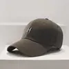 Gris oscuro