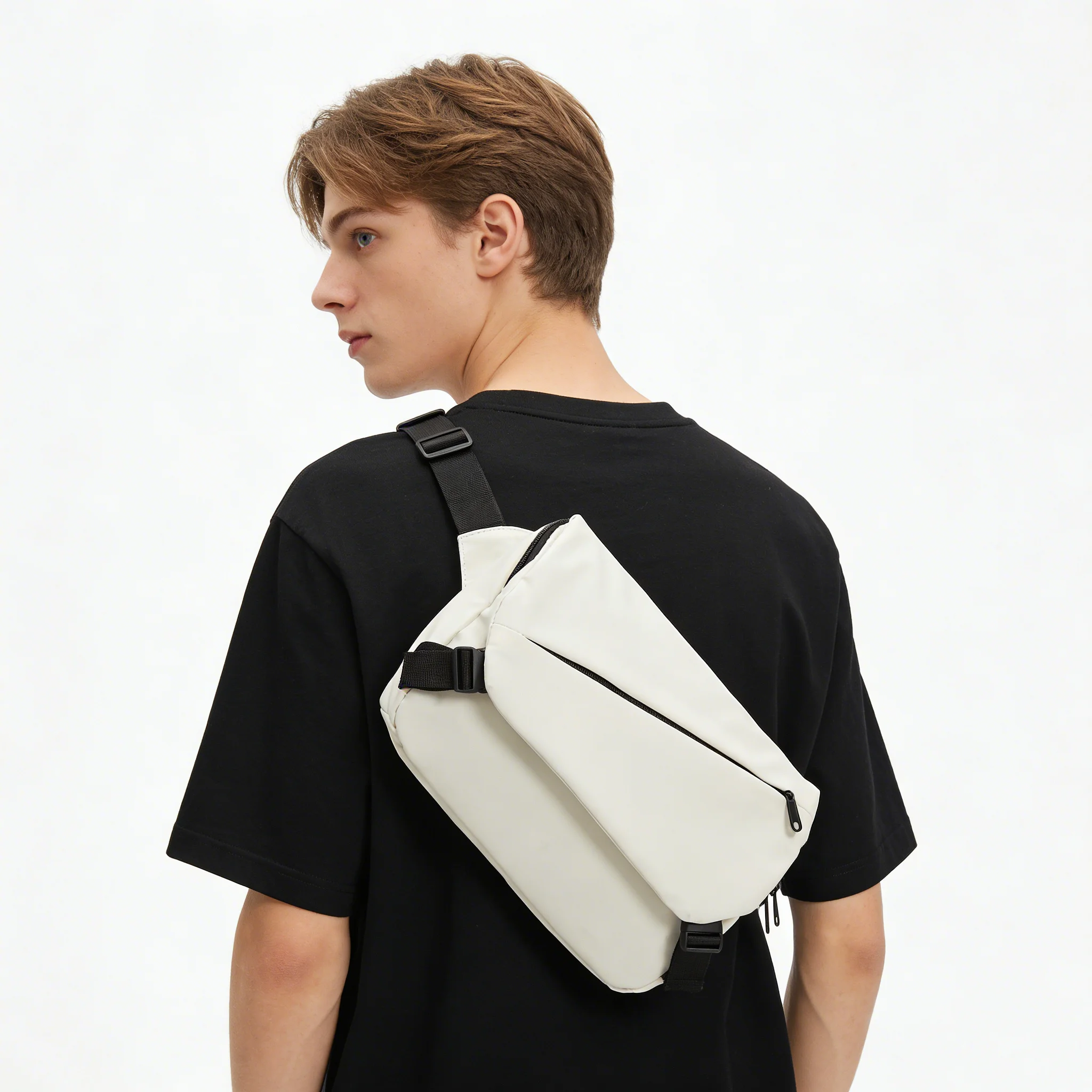 Custom Durable Premium Large-Capacity Men's Fashion Waterproof Lightweight Anti-theft Buckle Messenger Bag for Outdoor Sports
