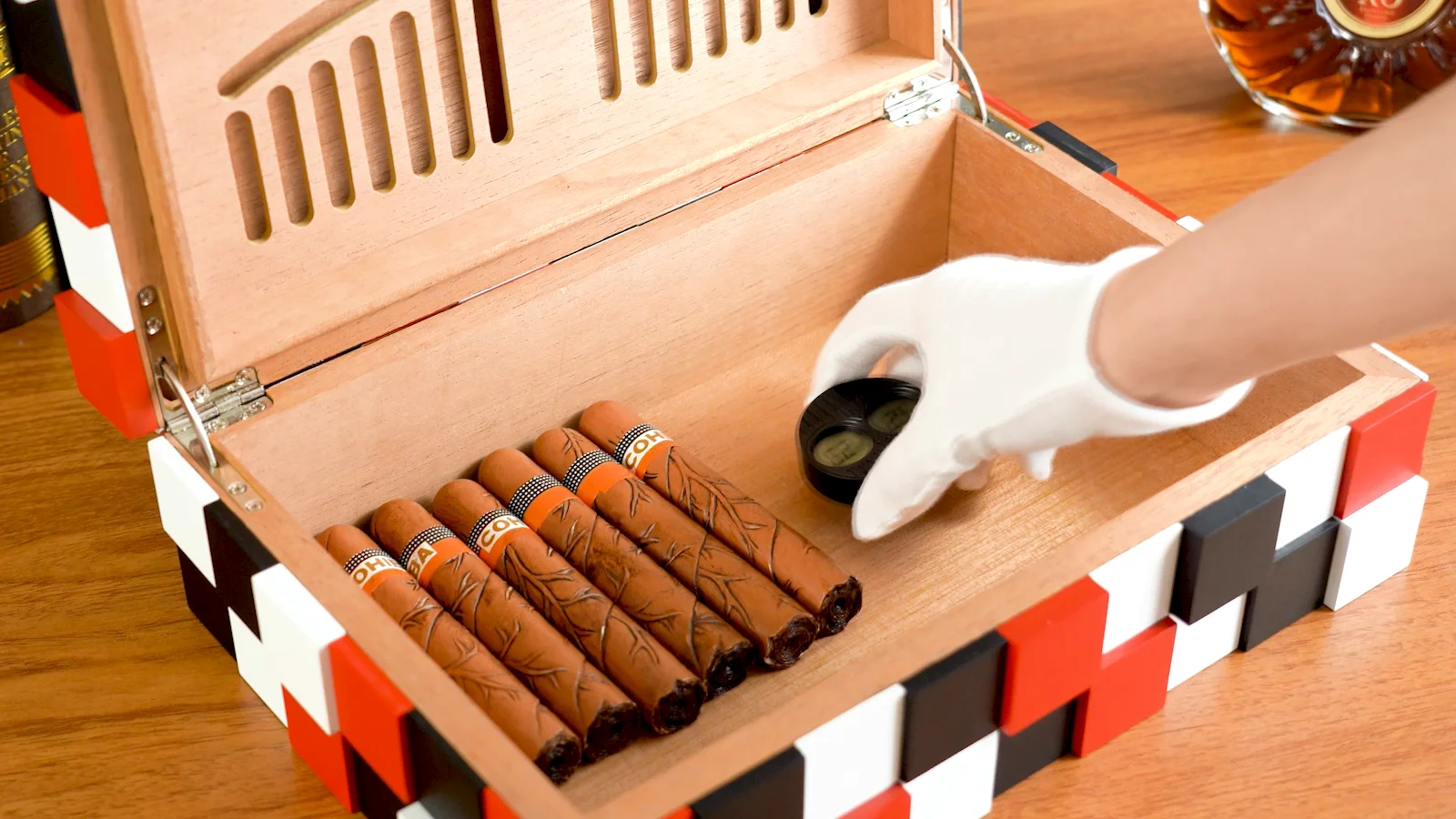 Best Selling Cigar Accessories Gift Set Electric Cigar Humidor,Wooden Cigar Box - Buy Humidor Cigar,Cigar Box Wood,Empty Cigar Box Product on Alibaba.com