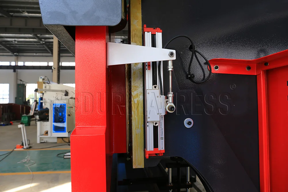 Hydraulic Oil Press Brake Press 3m 3.2m 3.5m Press Brake Machine 210t