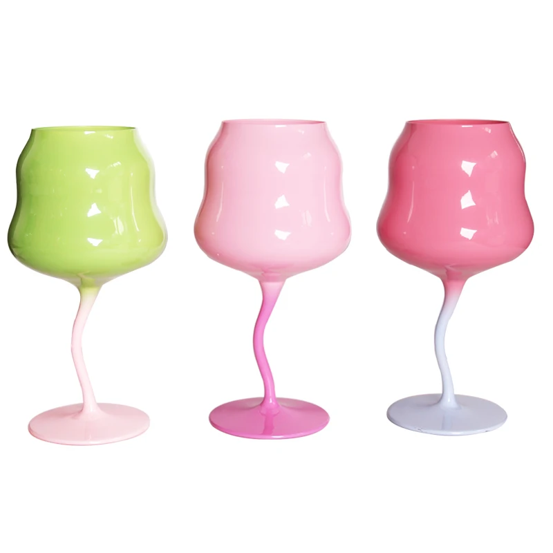 2023 New Arrival Handmade Cream Color Twisted Stem Glass Wine Glass Chinese Crystal Glassware for Giveaways