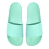 สีเขียวอ่อน