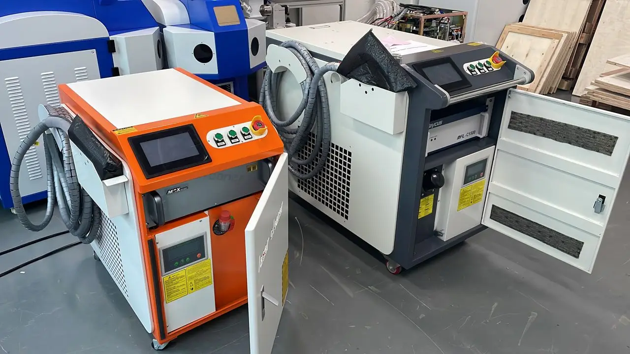 High Speed 600mm Laser Clean Width 1000w 1500w 2000w 3000w Fiber Laser Cleaner For Rust Removal