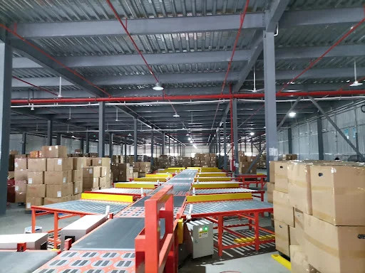 Sorting System Electric Cross Belt Conveyors 90 Degree Swing Electrical Wheel Sorter Conveyors