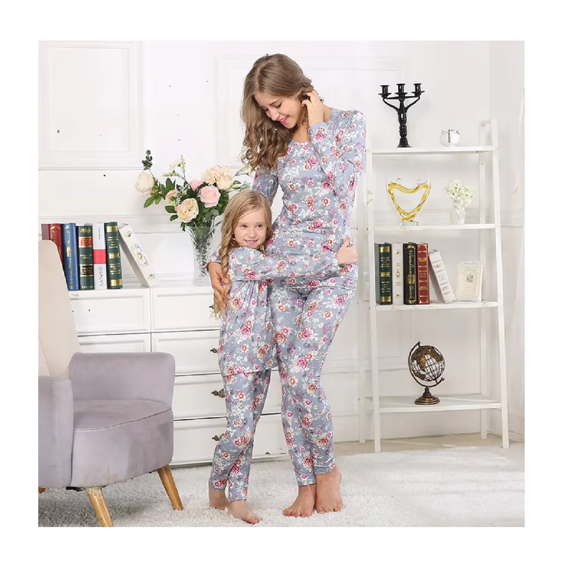 Pijamas de moda para madre e hija, traje de dos piezas estampado