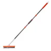 V-shaped gap brush