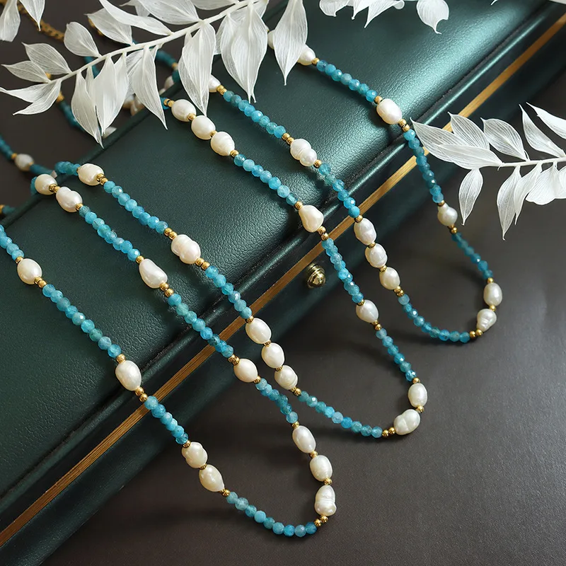 Collier Vintage Perles Opaline Bleu - Bijou Rétro Forme Différente - C2