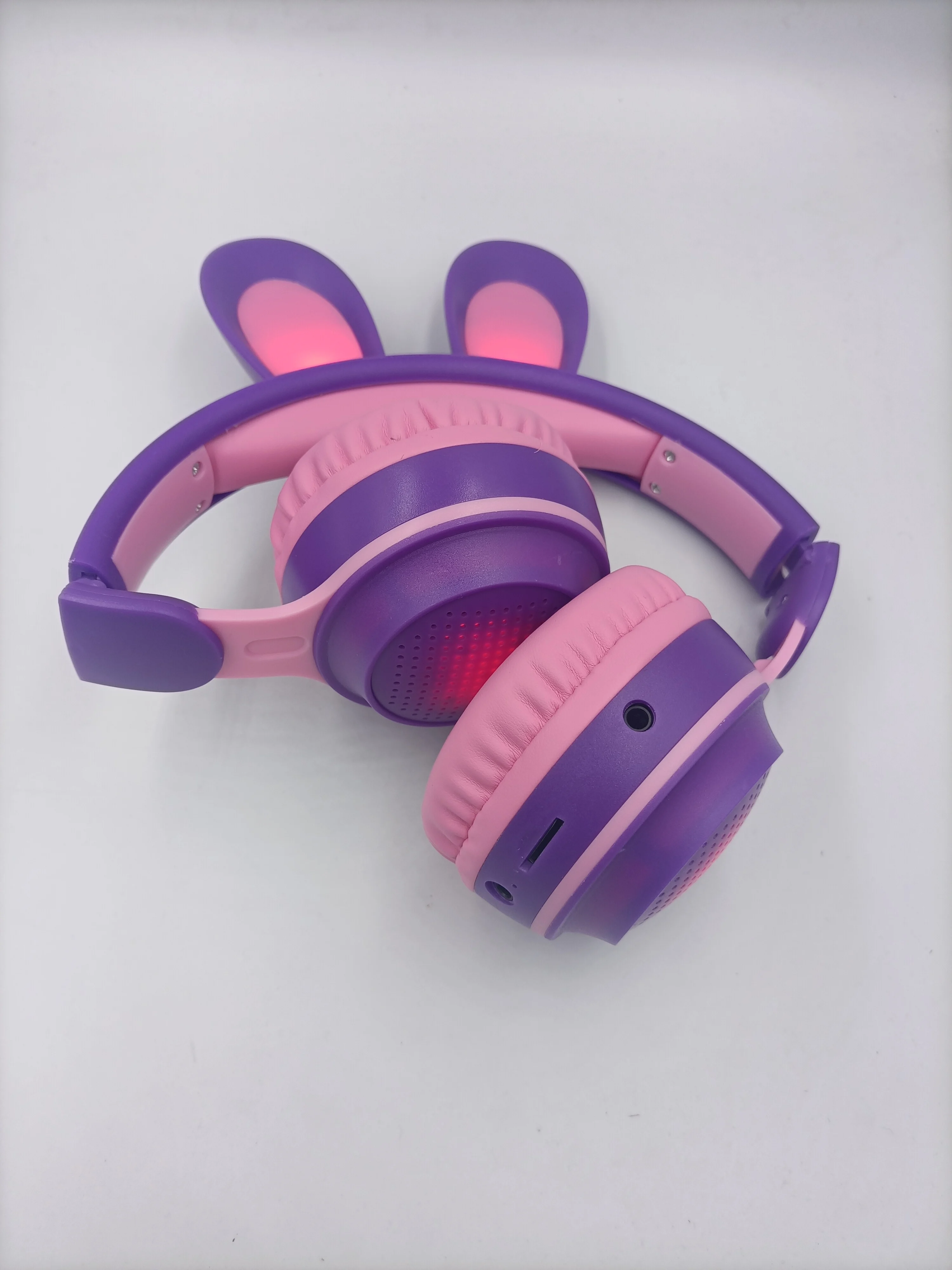 Shenzhen New Style Rabbit Gaming Earphone Over Ear Bluetooth Headphone with Mic for Kid