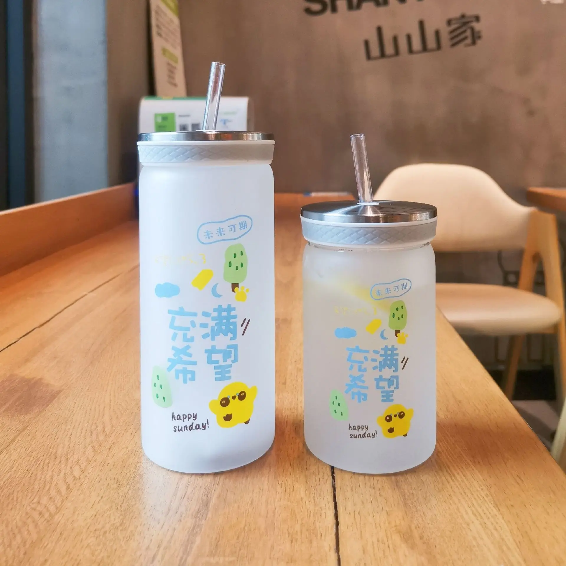 Hot Sale Ins Trendy cute Glass Water Bottles for Girl Travel Cup Drink Glass  Tumbler with Straw and lid