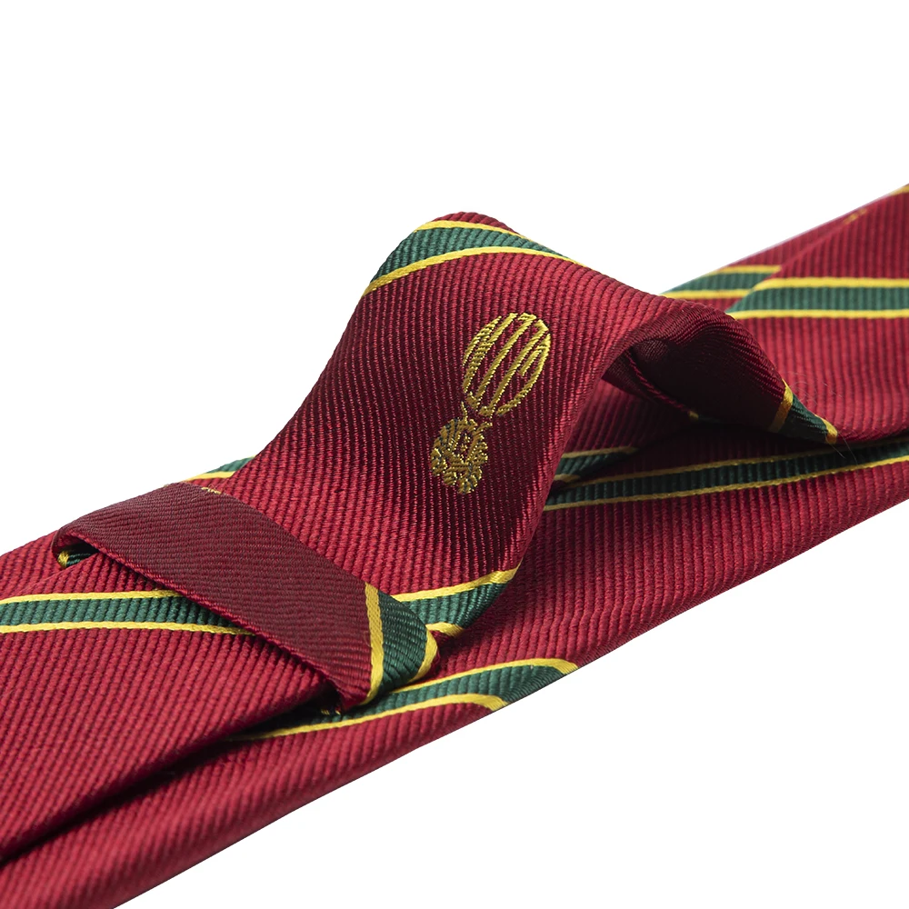 Cravatta In Seta Uomo Colori Striati Rosso Verde Argento Giallo Oro - Taglio Classico 150 X 8 Cm