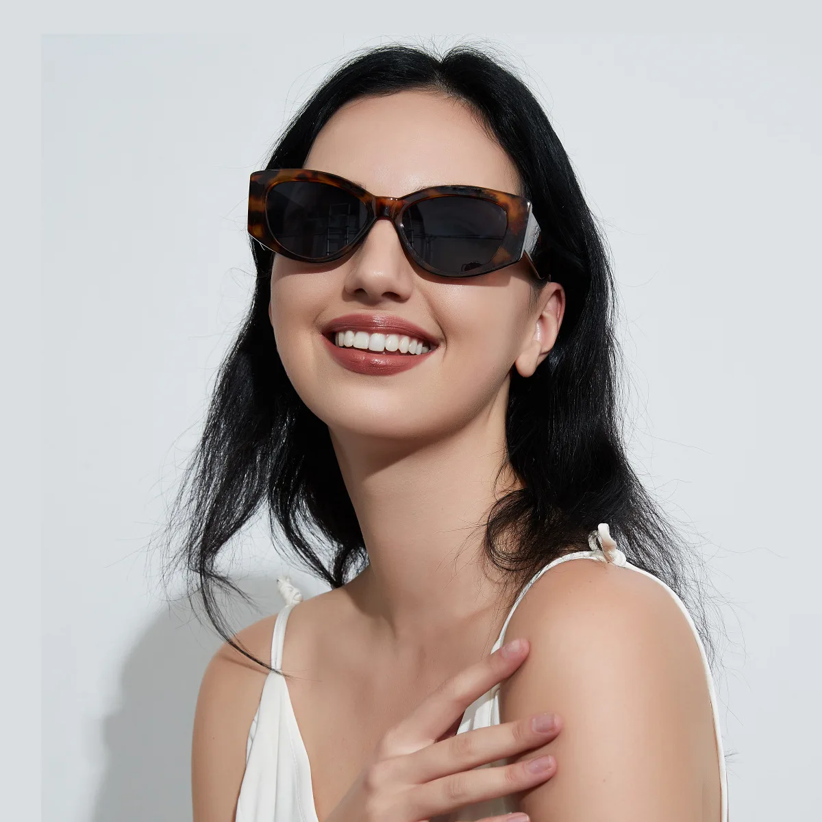 Shop Our New Luxury Design Cat Eye Spectacle Frame for Women
