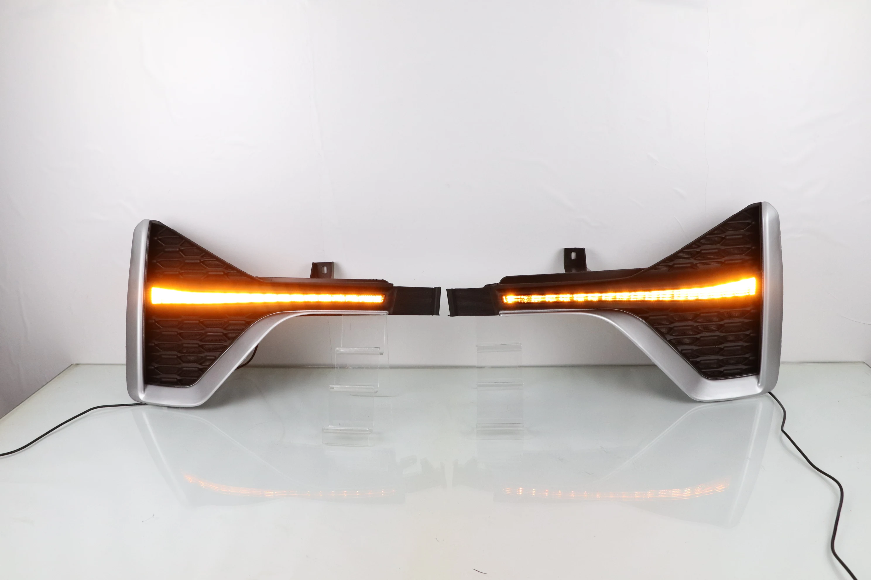 Factory Price LED Driving Daytime Running Light Car DRL Front Light Fog Lamp ABS Material for Toyota Innova Zenix 2023