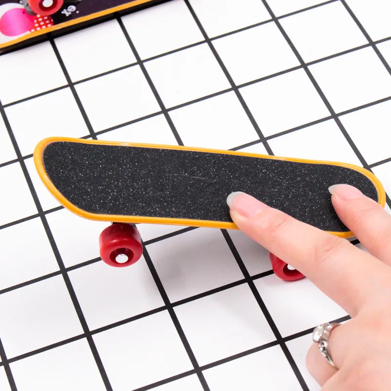 GALPADA 2 Pares De Mini Patines Para Dedos – Juguetes Deportivos En Miniatura Para Fingerboarding, Llaveros Y Regalos Originales