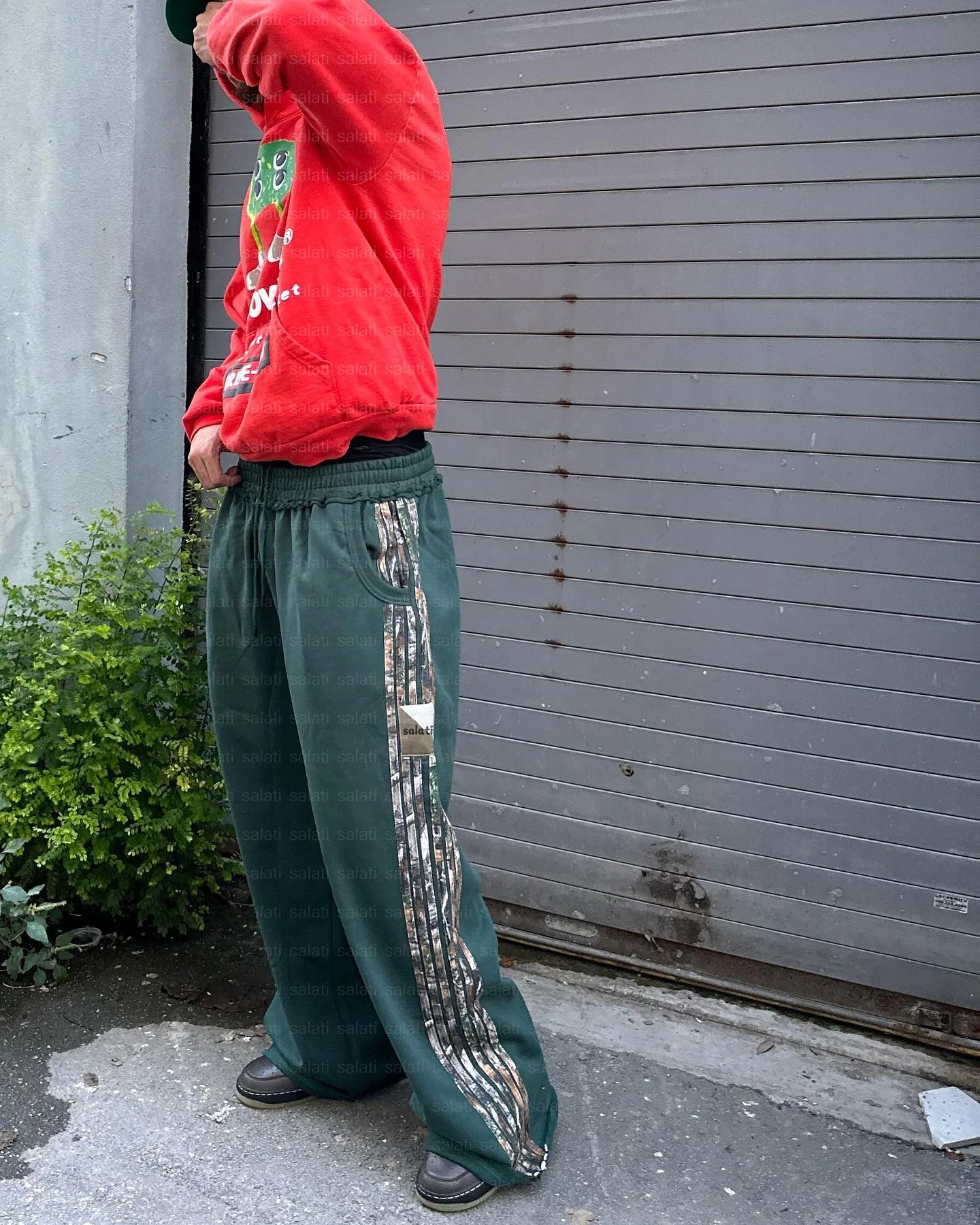 Custom Wide Straight Leg Sweat Pants Oversized Cotton Flaired Sweatpants Baggy Jogger Trousers Camo Side Stripe Track Pants Men gallery 3