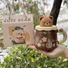 Sí, oso - oso adorable, caja portátil marrón.