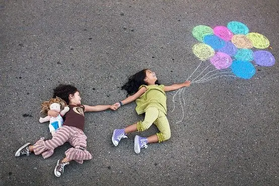 Aeropak 400ml Erasable Washable Removable Temporary Graffiti Chalk Spray Paint for Kids Drawing