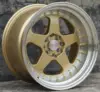 Borde de máquina dorado