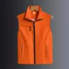 Naranja reflectante de alta gama con tres bolsillos.