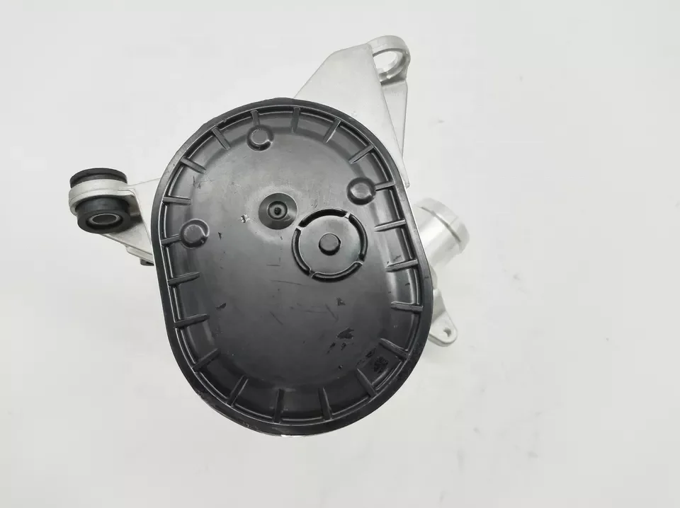 Mercedes Benz Coolant Pump 2642000301 - Reliable Performance