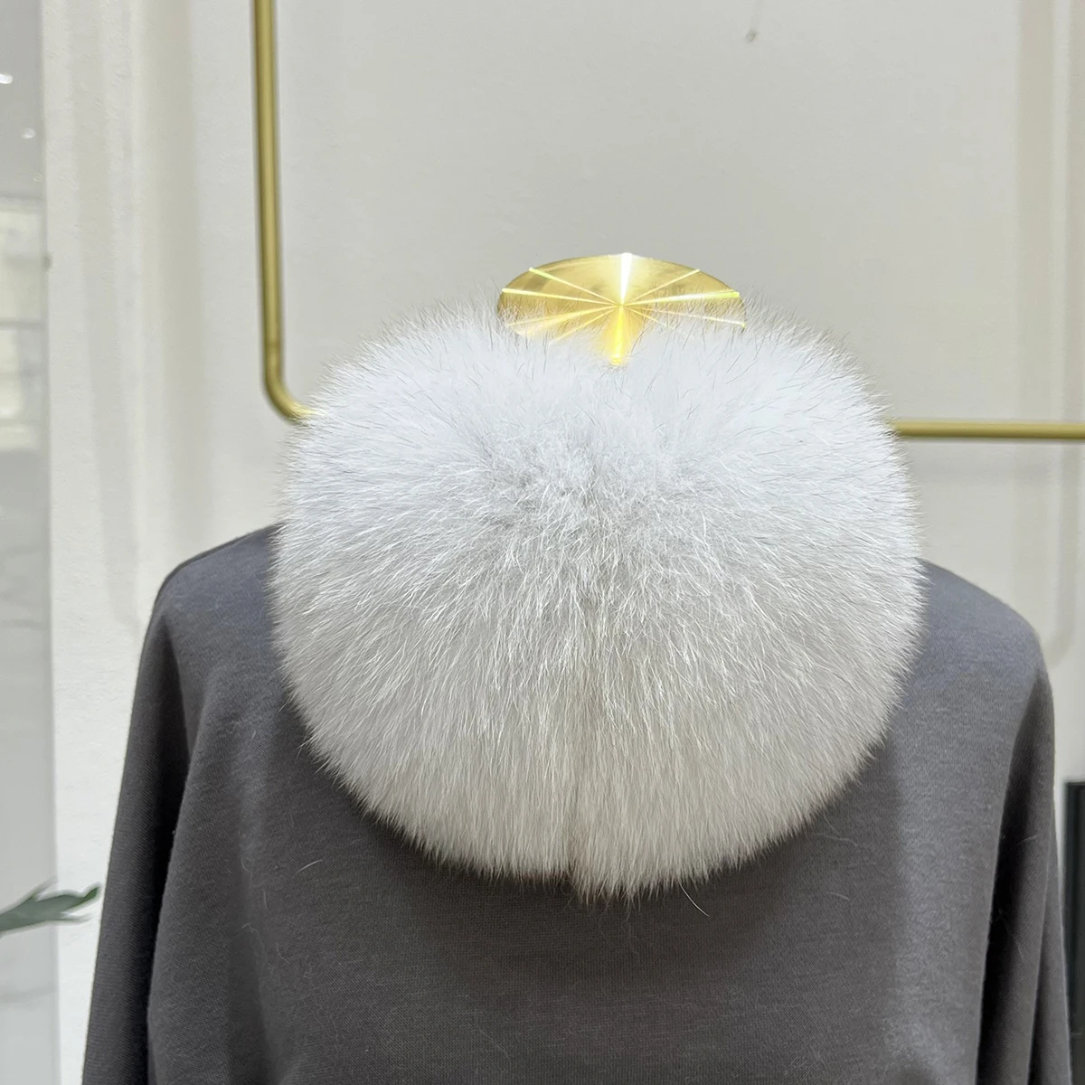 New Style Luxury Ladies Fox Fur Earmuffs Winter Women Warm Real Fox Fur Earmuffs Foldable Fox Fur Earmuffs - Luxury Fur Earmuffs – Surell  main image 3