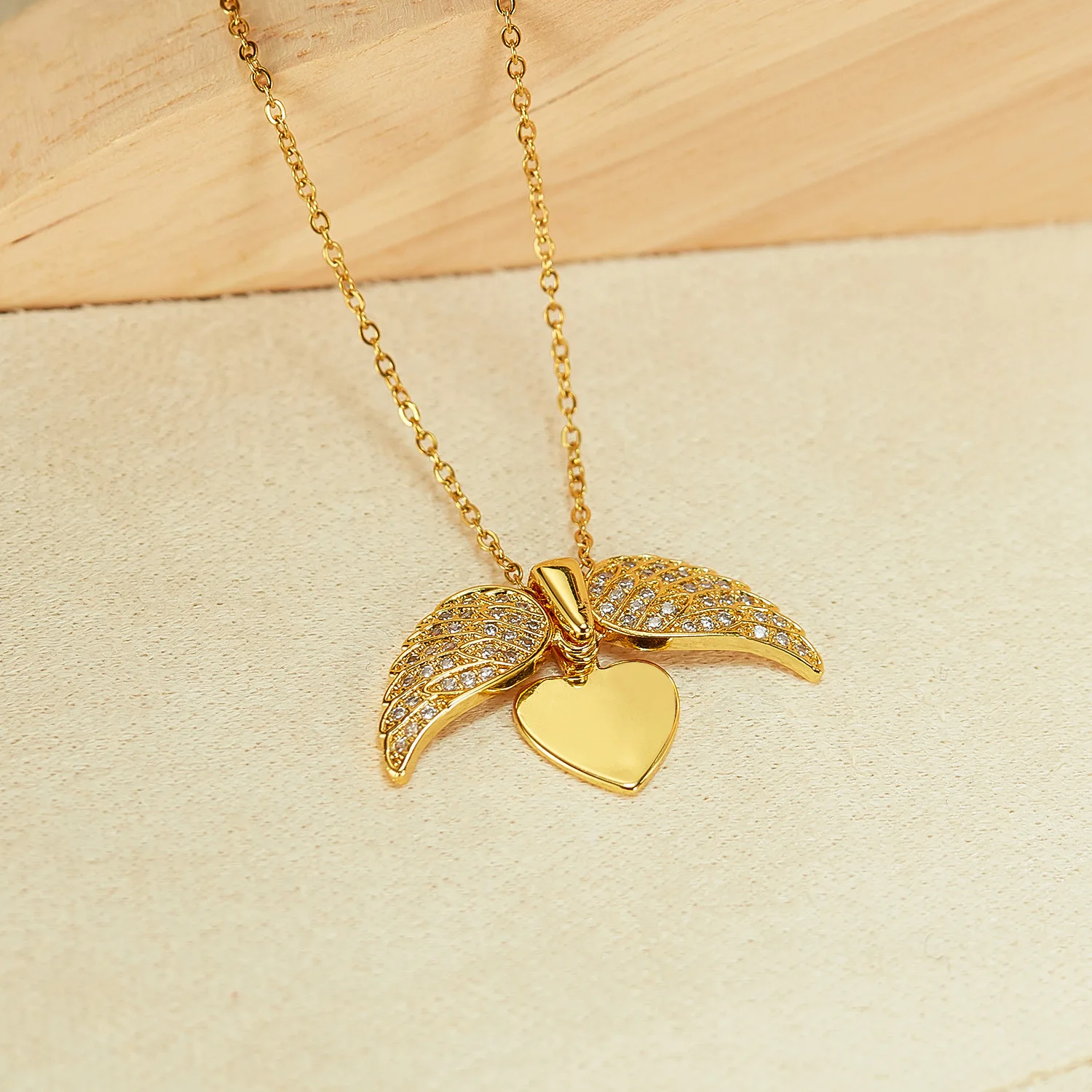 18k Gold Plated Stainless Steel Angel Wings Locket Necklace Personalized Zircon Heart Pendant Custom Memorial Jewelry for Women