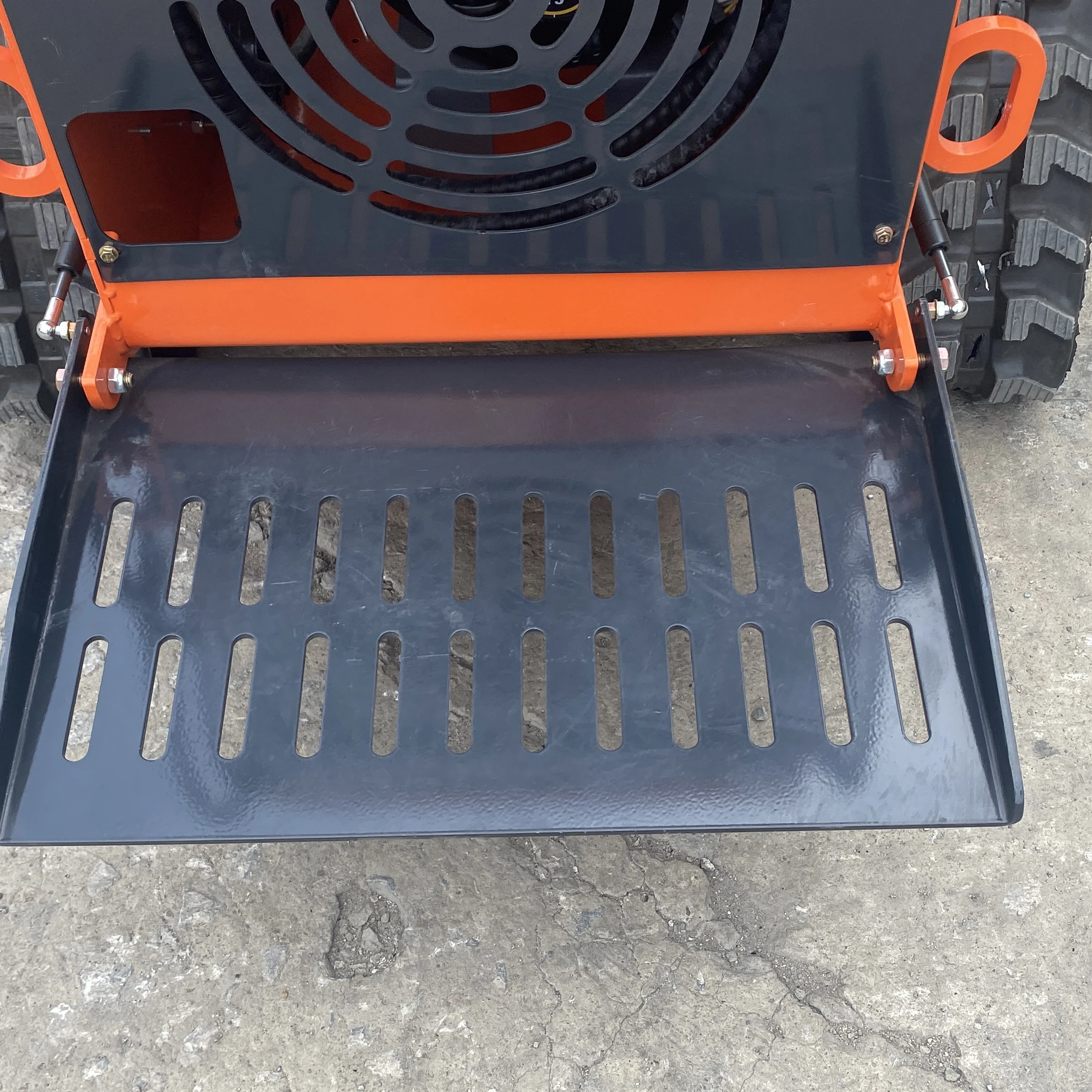 High Quality 1 Ton Diesel Mini Skid Loader Loncin Engine Farm Machinery New Condition Crawler Loader PLC Core for Boats Farms