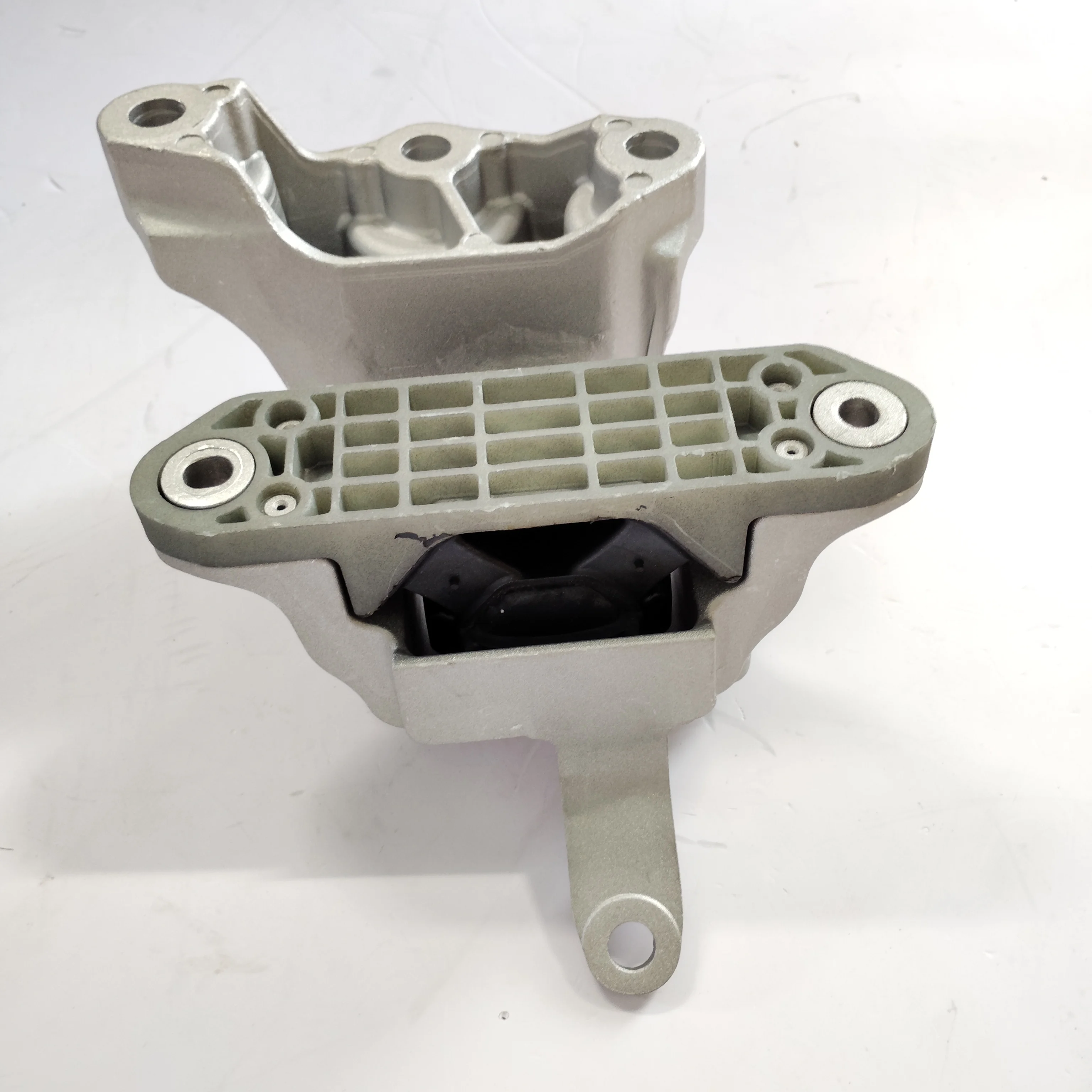 Auto Parts Left Side Engine Mount Engine Support for Geely Binyue Coolray SX11 1.5T 1077106000