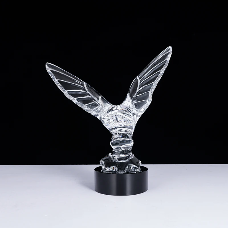 Factory wholesale custom crystal model statues carved k9 crystals factory