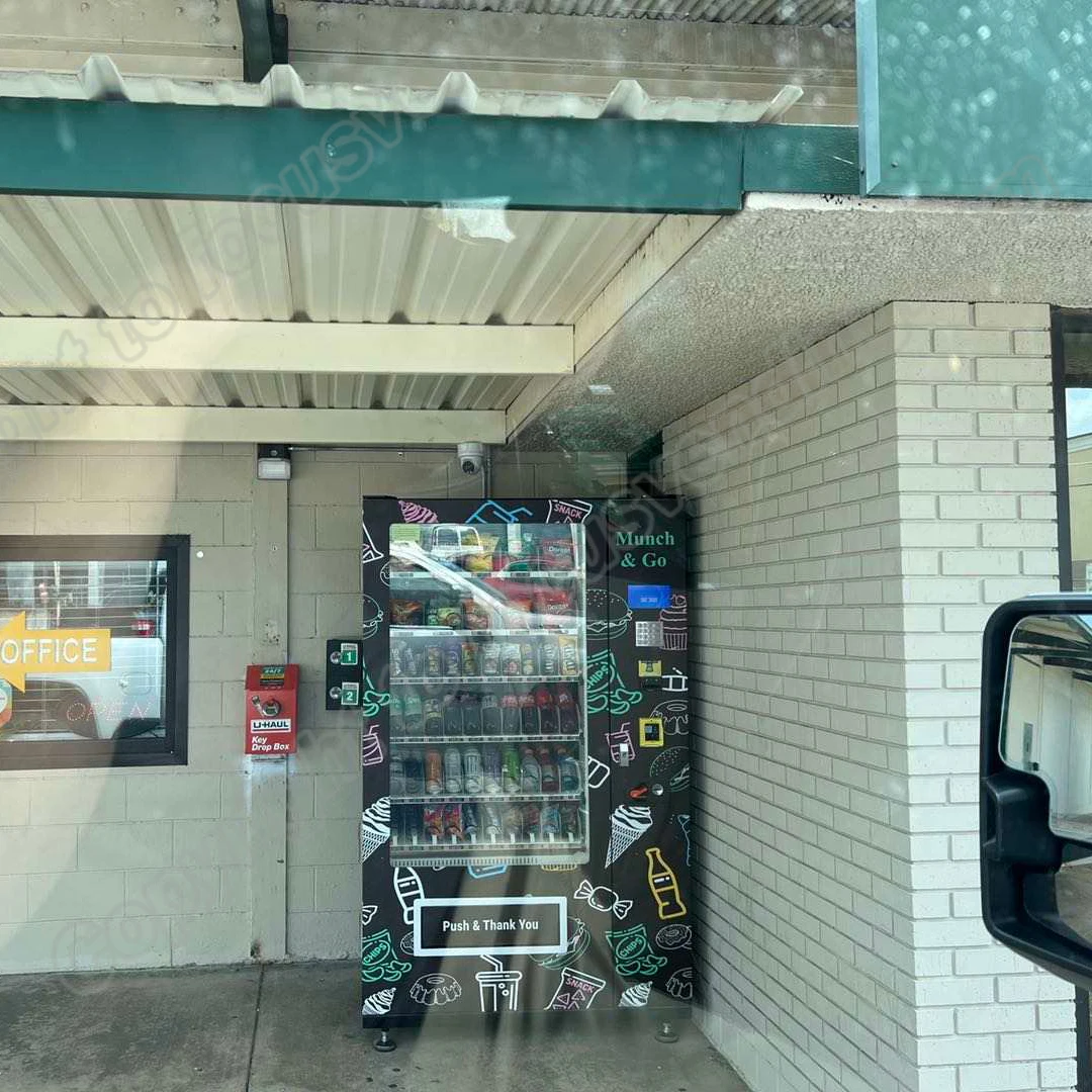 Made in China Fuzhou Factory Intelligent Self Service Snack and Drink Badminton Vending Machine Automatic