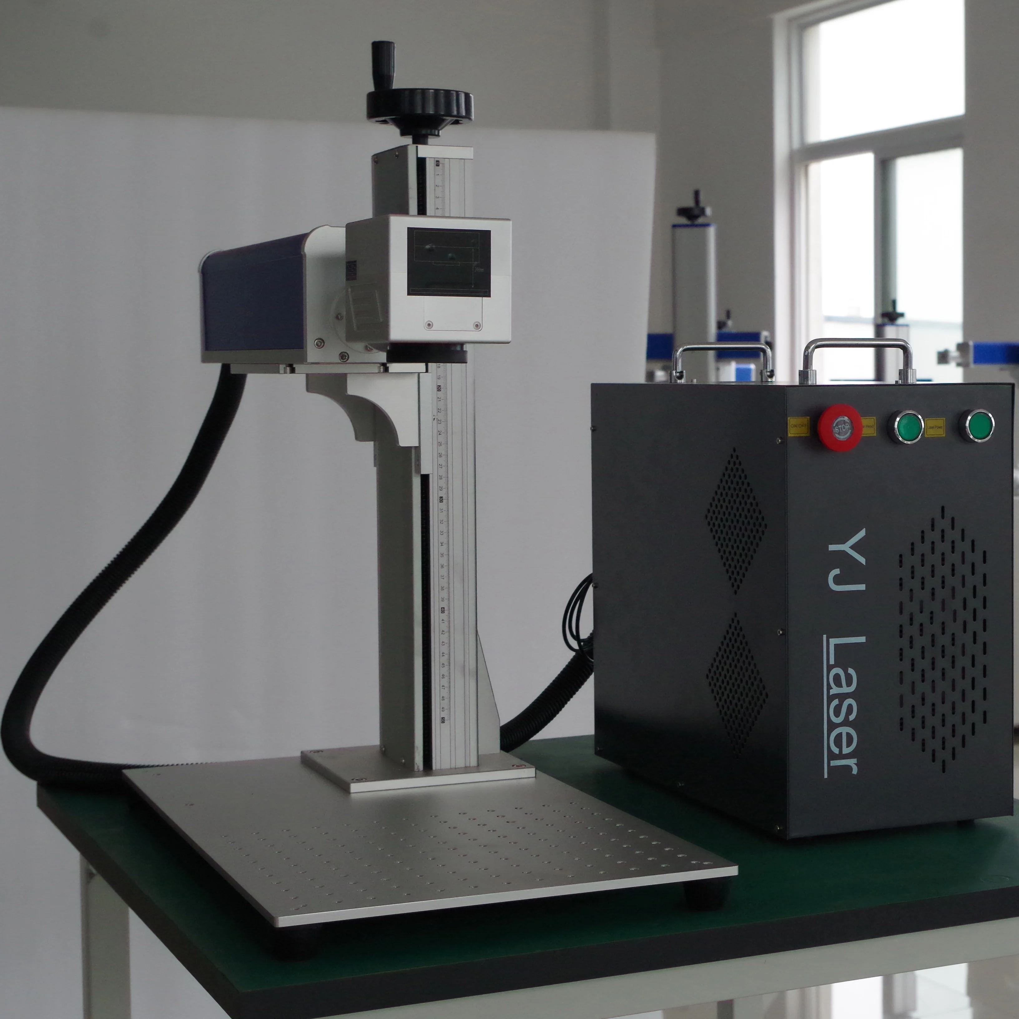 20w 30w Portable Small Laser Marking Machine Galvo Fiber Laser Engraver with Rotary Ring