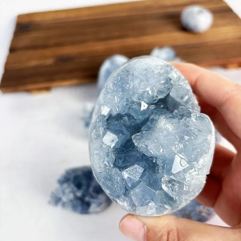 Uovo di calcite blu - Uova di cristallo lucidate - Italia