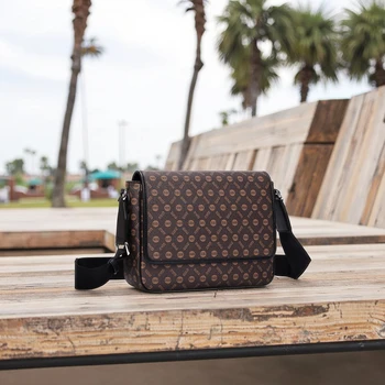 Unisex Luxury Small Crossbody Sling Bag Minimalist Bohemian Aligned Grain Leather Custom Logo with Autumn Letter Decoration