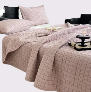 Simple Style Lightweight Quilted Bedspread Coverlets Set Soft Touch Geometric Pattern All Season Use for Home Wholesale