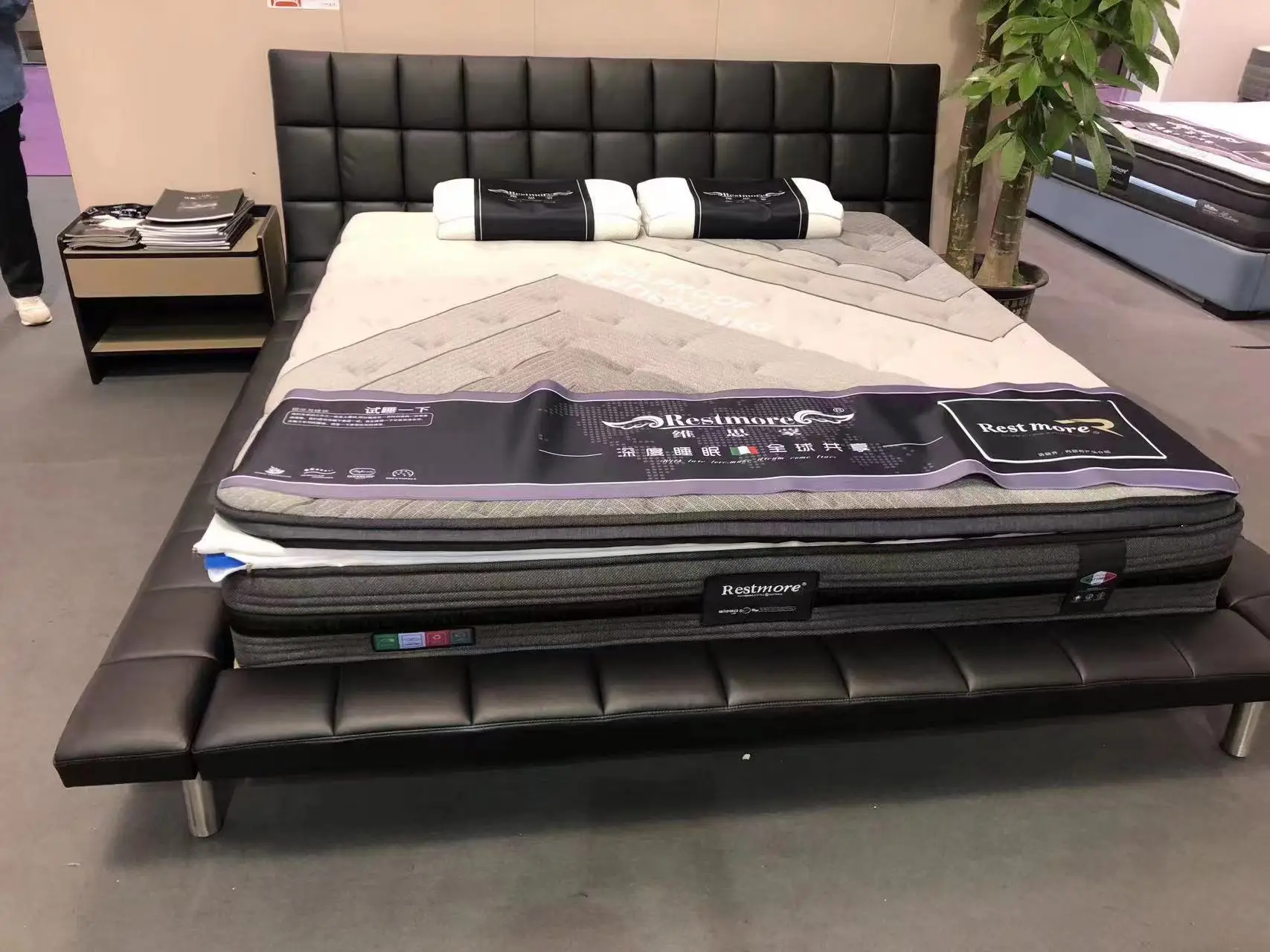 Modern Luxury Unique Design Upholstered Genuine Leather Double Sizes