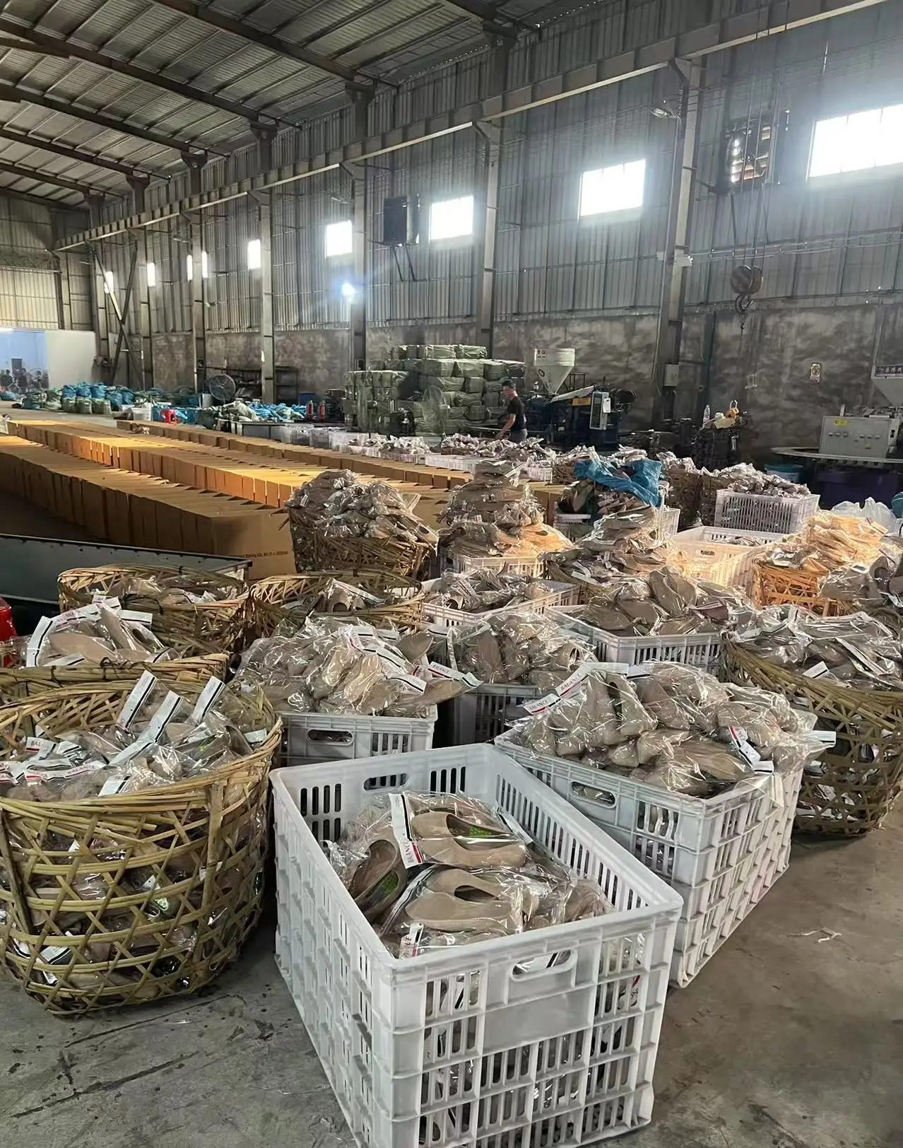 Jieyang City Jiedong Pandong Yibu Shoes Factory 3