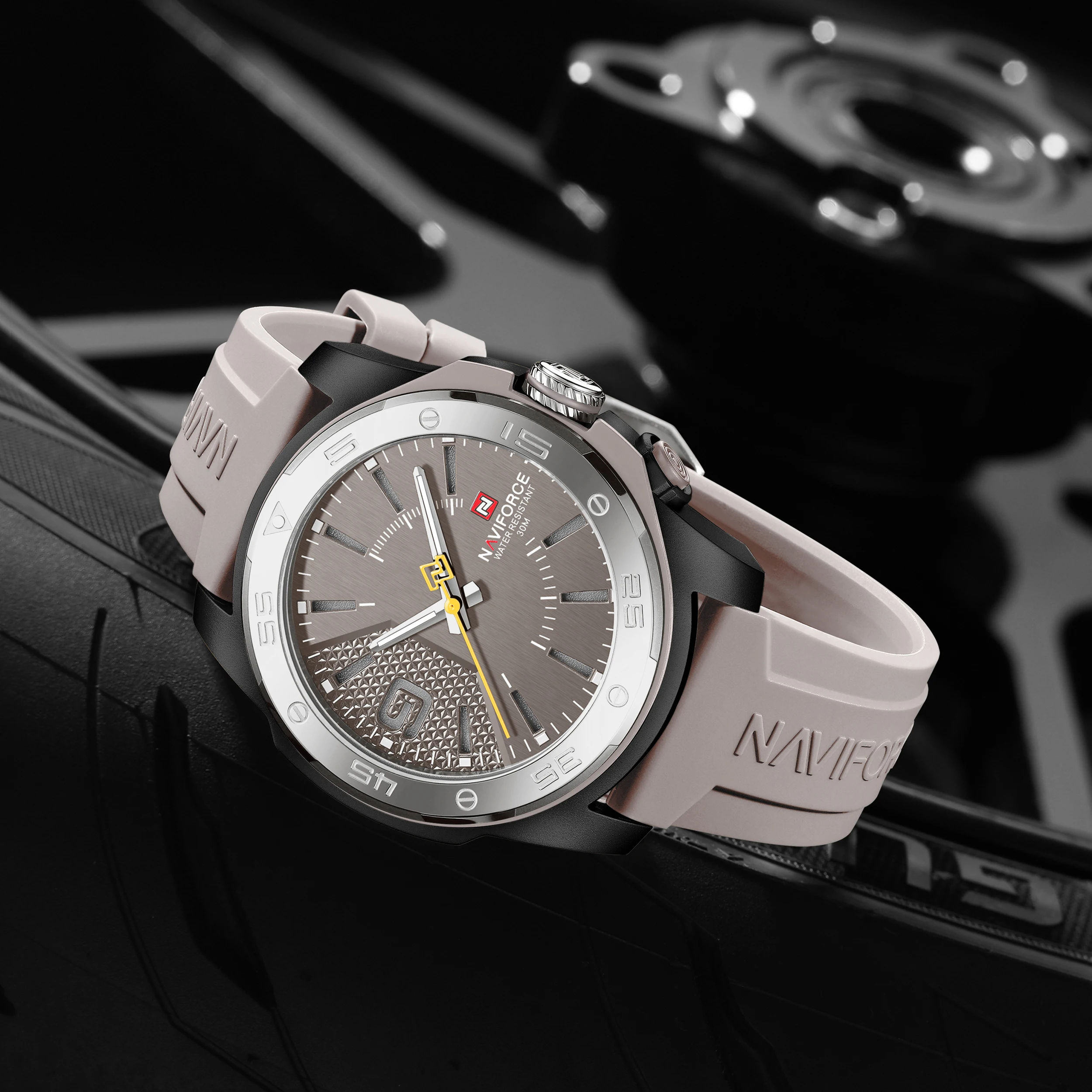 NAVIFORCE NF7112 Original Quartz Watch for Men Simple Silicone Strap 3Bar Waterproof Luminous Watches