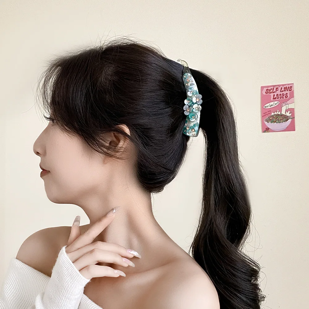 Korea Large Banana Clip Flower Vertical Clip Plastic Twist Clip Three Petal Flower Rhinestone Hairpins