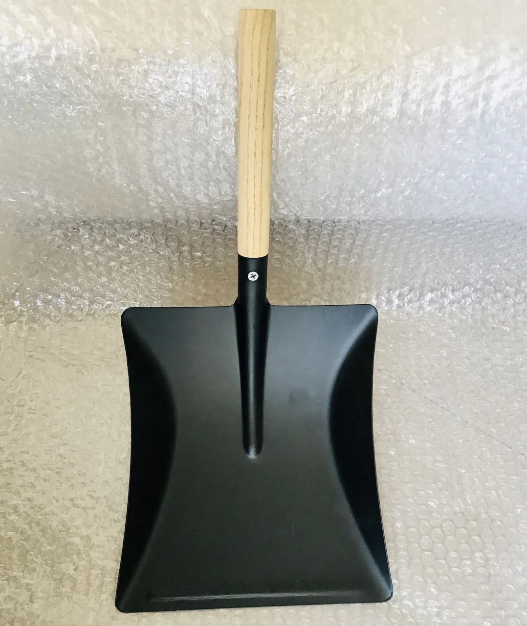 21cm x 48cm x 16cm Metal Coal Pet Shovel Dust Pan Ash Wooden Handle Tools Black 