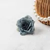 Bleu rétro - une fleur