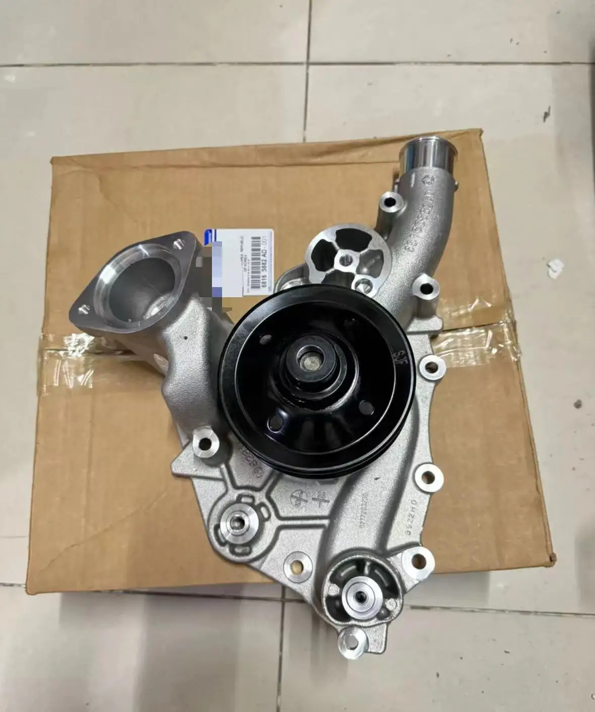 68165882AD 68165882AC 68268052AA New Original Brand Water Pump for 1500 Cherokee Challenger Charger