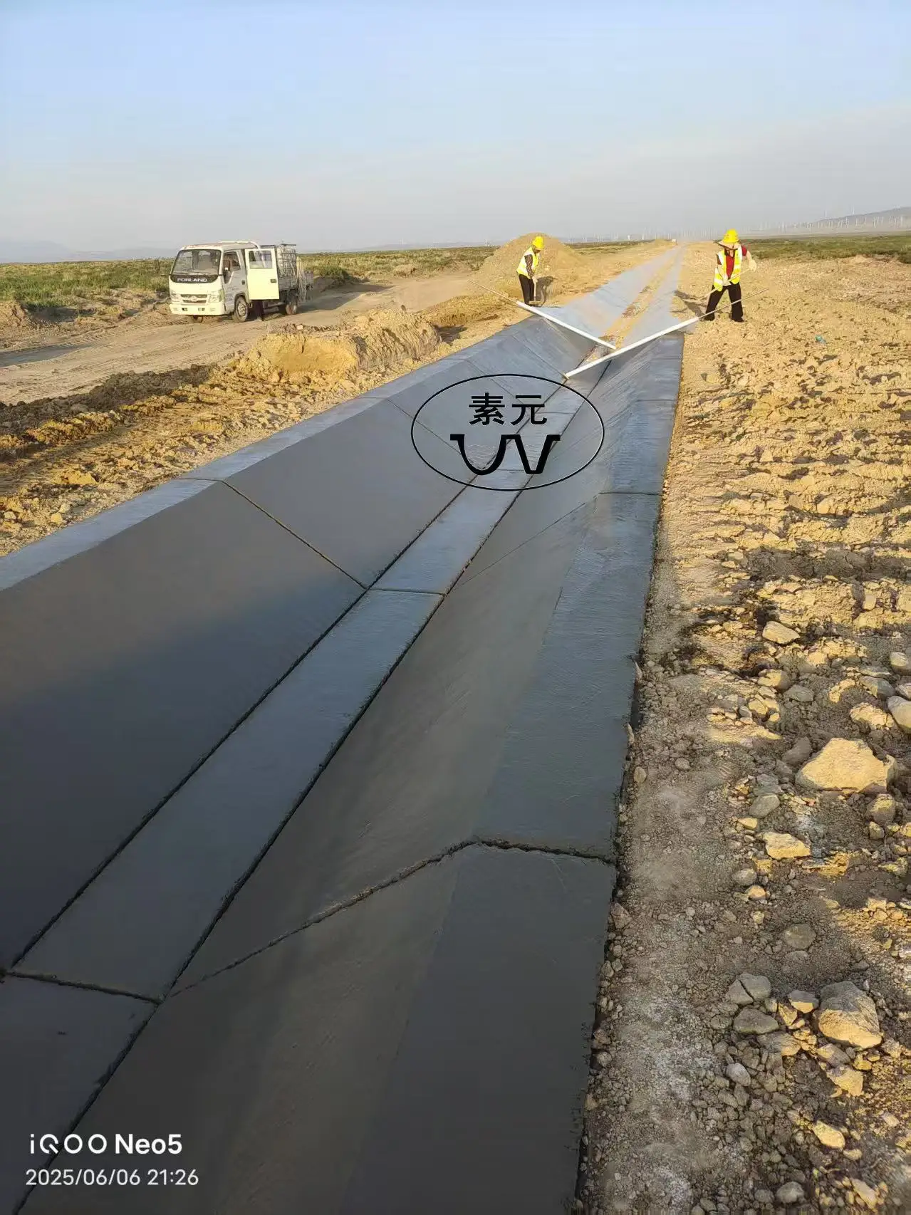 product manufacturer customize drain canal ditch lining machine concrete channel paver trench forming machine field trenching machine-5